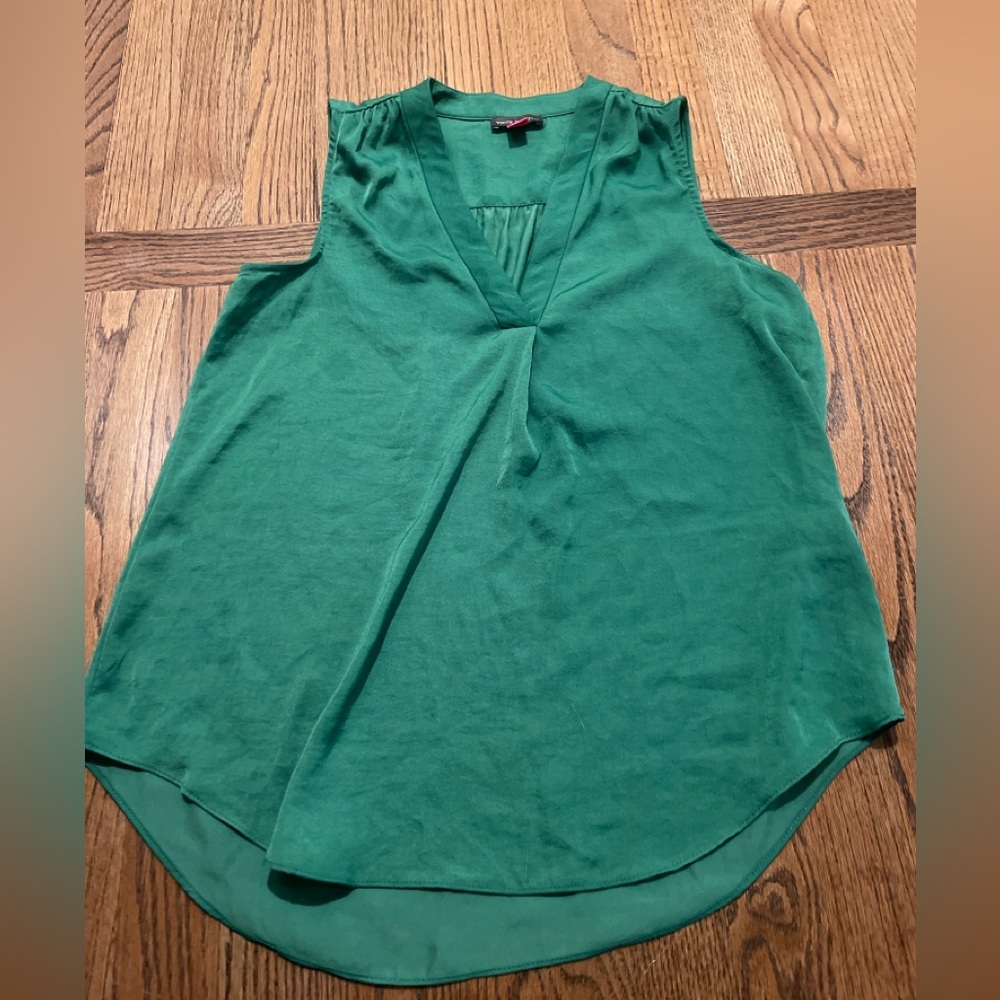 Vince Camuto Kelly green Sleeveless silky blouse sz xs